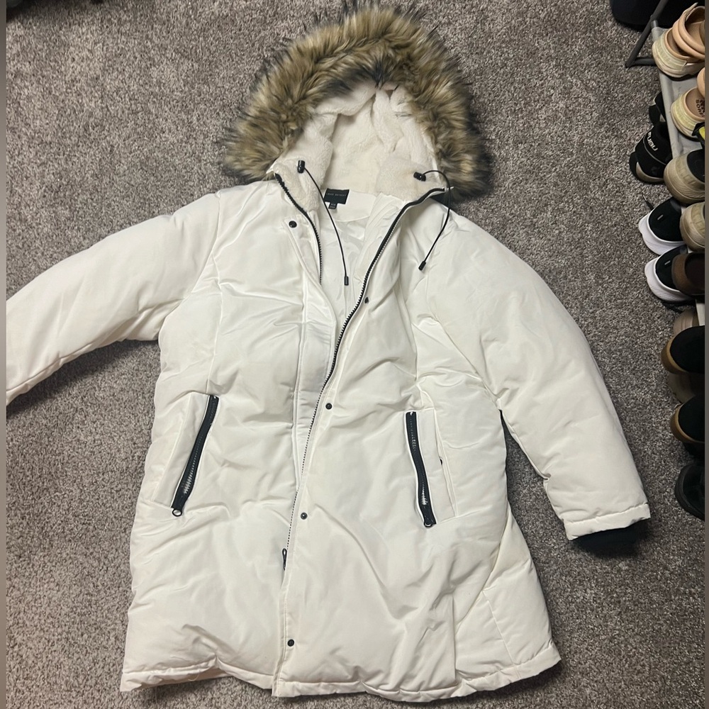 White Quilted Winter Puffer Coat With fake Fur Trim Hood Lane Bryant size 18/20